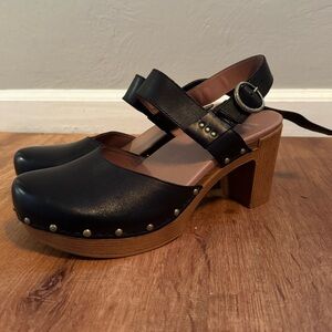 Women’s NEW dansko clog heel size 41